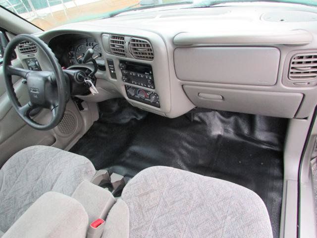 Used 2002 GMC Sonoma SL w/ Marketing Option Pkg RWD image 16