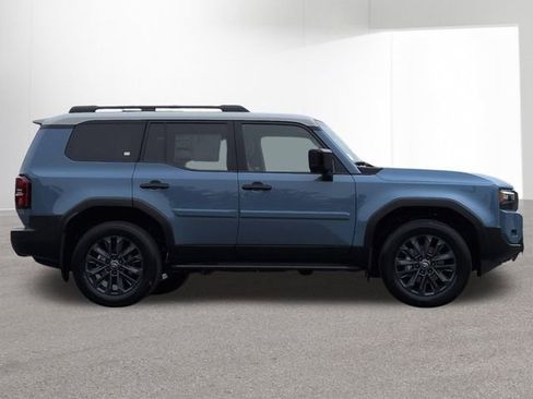 New 2026 Toyota Land Cruiser Base image 4