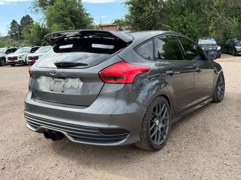 Used 2018 Ford Focus ST w/ Equipment Group 401A FWD image 6