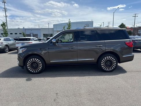 Used 2021 Lincoln Navigator Black Label w/ Cargo Convenience Package AWD/4WD image 2