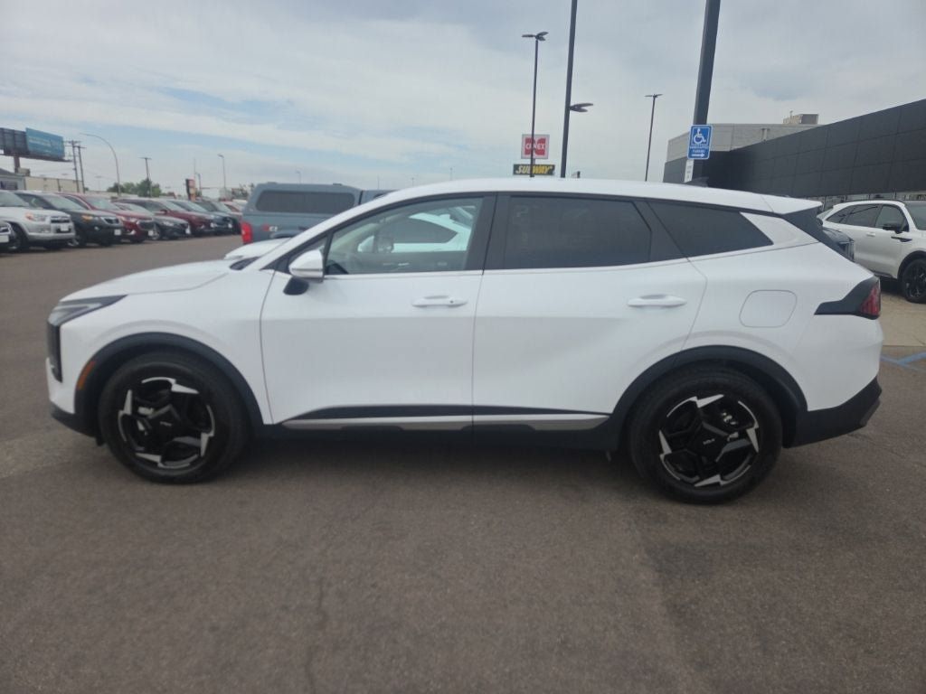 Used 2026 Kia Sportage EX FWD image 8