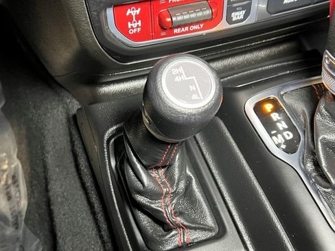 Used 2022 Jeep Wrangler Unlimited Rubicon w/ LED Lighting Group image 41