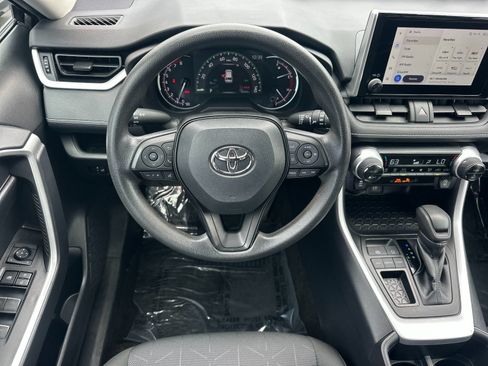Used 2025 Toyota RAV4 XLE FWD image 13
