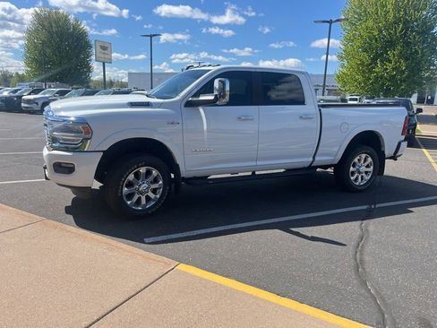 Used 2022 RAM 2500 Laramie AWD/4WD image 1