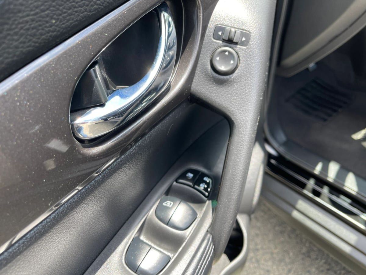 Used 2020 Nissan Rogue SV FWD image 18