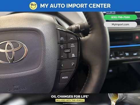Used 2024 Toyota Prius XLE image 17