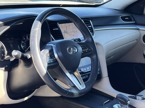 Used 2019 INFINITI QX50 Luxe w/ Navigation Package image 17