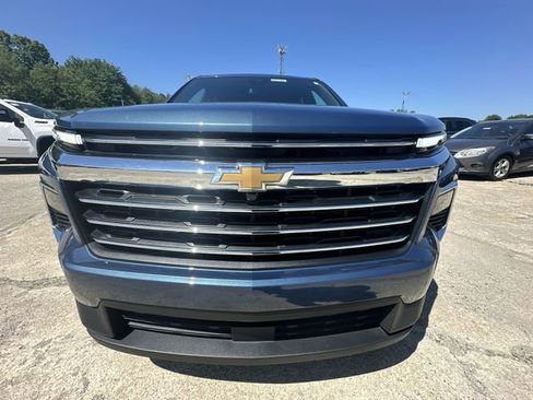 Used 2025 Chevrolet Traverse LT FWD image 33