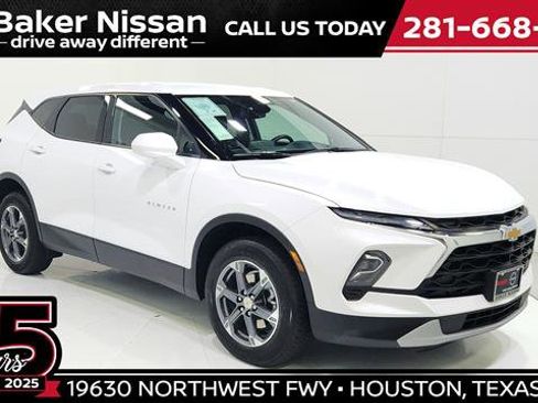 Used 2025 Chevrolet Blazer LT image 1