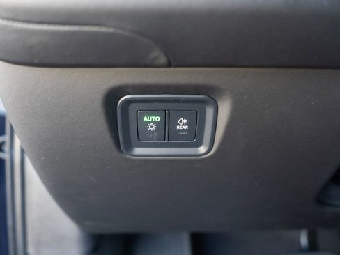 Used 2025 Porsche Cayenne GTS AWD/4WD image 19