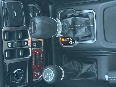 New 2026 Jeep Gladiator Mojave image 27