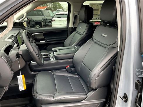 New 2026 Ford Expedition Max Platinum w/ Driver's Package image 8