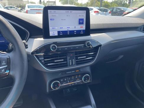 Used 2022 Ford Escape SEL w/ Technology Package image 12