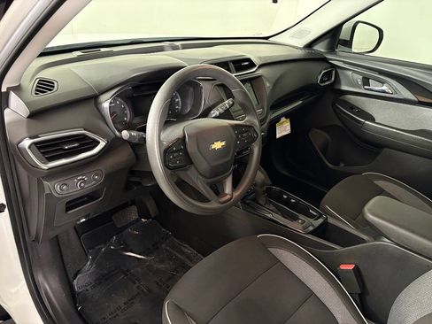 Used 2023 Chevrolet TrailBlazer LT FWD image 19