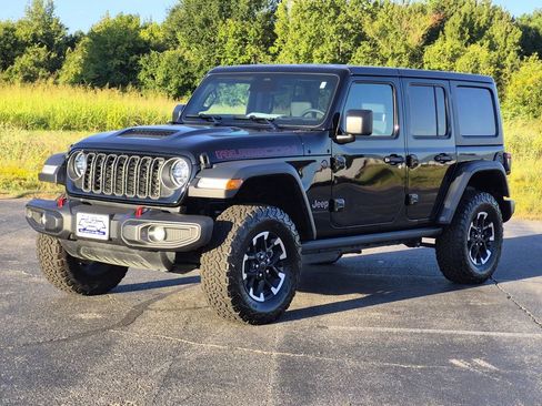 Used 2026 Jeep Wrangler Unlimited Rubicon AWD/4WD image 3
