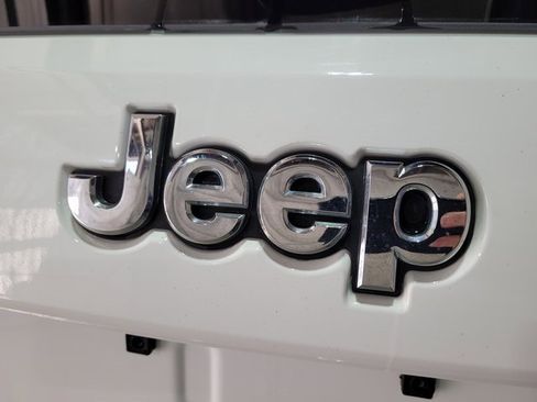 Used 2018 Jeep Grand Cherokee Limited image 65