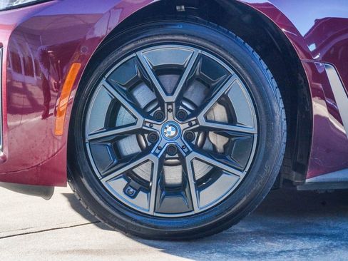 Used 2022 BMW i4 eDrive40 image 2