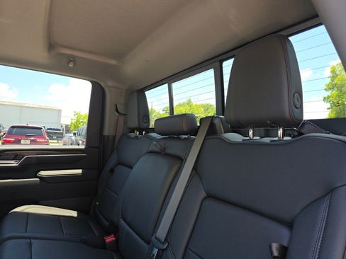 Used 2025 GMC Sierra 3500 SLT w/ SLT Convenience Package AWD/4WD image 16