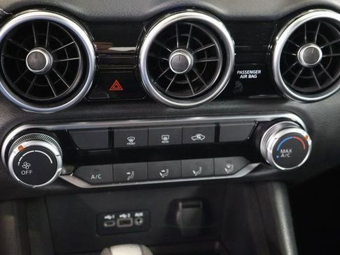 Used 2023 Nissan Sentra SV image 17