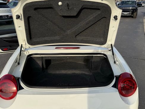 Used 2003 Ford Thunderbird image 47