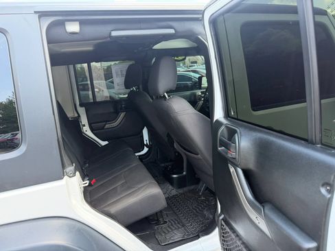 Used 2018 Jeep Wrangler Unlimited Sport S AWD/4WD image 27