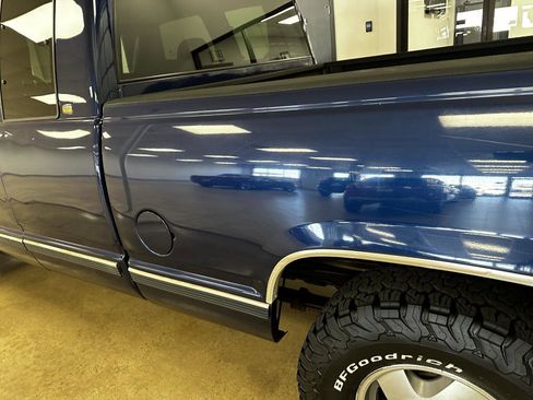 Used 1998 Chevrolet Silverado 1500 4x4 Extended Cab w/ Preferred Equipment Group 2 image 32