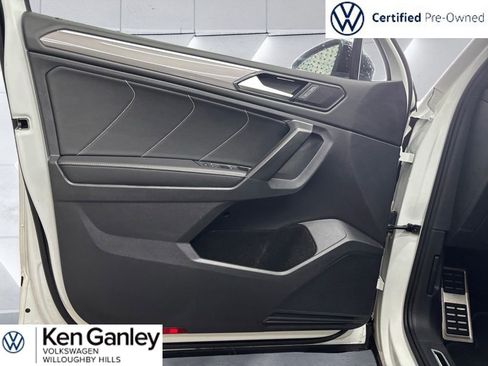 Certified 2023 Volkswagen Tiguan SE R-Line AWD/4WD image 25