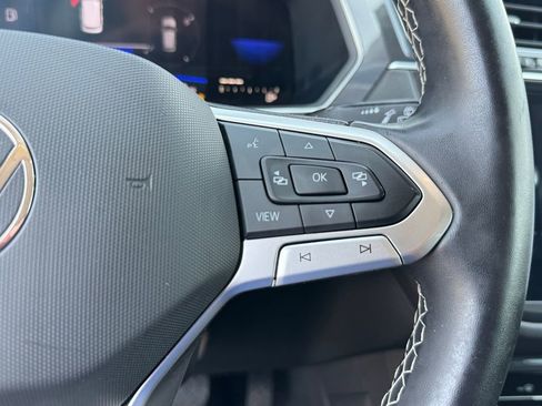 Used 2022 Volkswagen Tiguan SE AWD/4WD image 17
