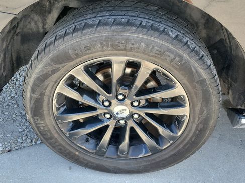Used 2020 Ford Expedition Limited RWD image 10
