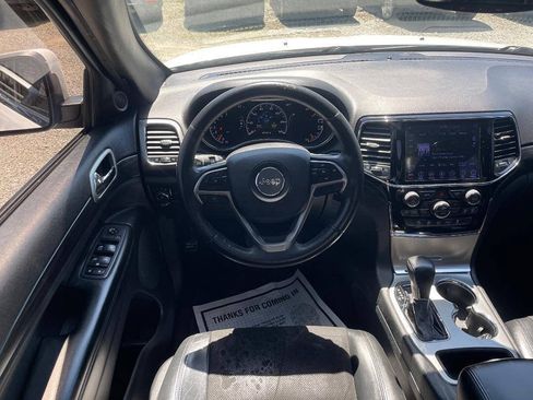 Used 2019 Jeep Grand Cherokee Altitude AWD/4WD image 14