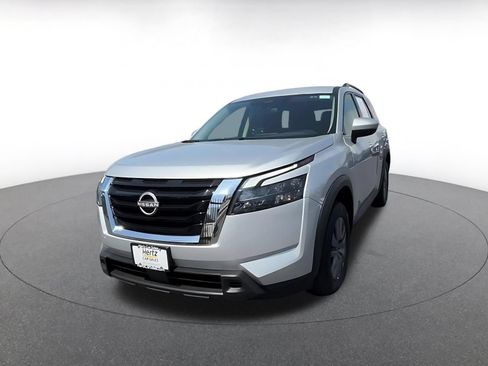Used 2025 Nissan Pathfinder SV FWD image 7