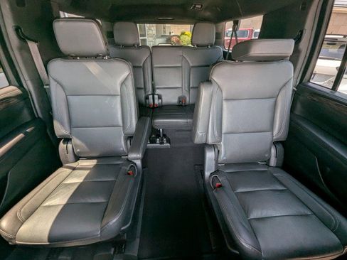Used 2021 Chevrolet Suburban Z71 w/ Luxury Package AWD/4WD image 23