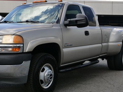 Used 2001 GMC Sierra 3500 4x4 Extended Cab image 24