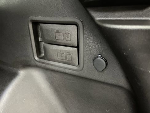 Used 2019 Chevrolet Equinox LT FWD image 27