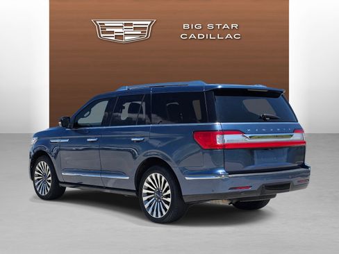 Used 2018 Lincoln Navigator Reserve w/ Technology Package AWD/4WD image 3