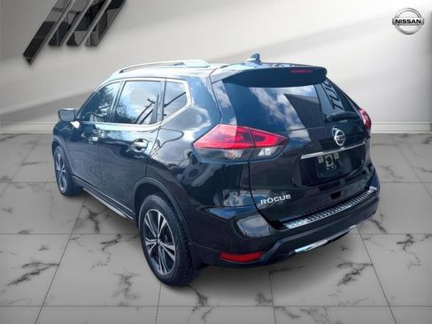 Used 2019 Nissan Rogue SV w/ Sun & Sound Touring Package image 2