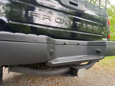 Used 2002 Nissan Frontier SE AWD/4WD image 12