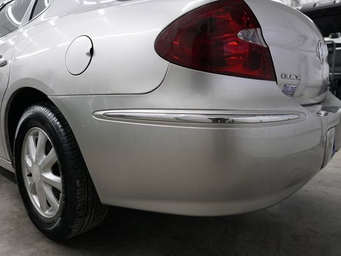 Used 2006 Buick LaCrosse CXL w/ Chrome Appearance Package FWD image 10