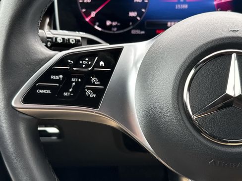 Used 2024 Mercedes-Benz GLC 300 4MATIC image 16