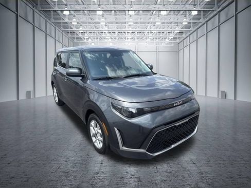 Used 2024 Kia Soul LX w/ Option Group 015 FWD image 7