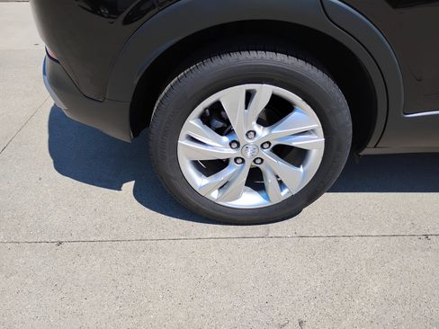 Used 2024 Buick Encore GX Preferred w/ Comfort Package FWD image 32