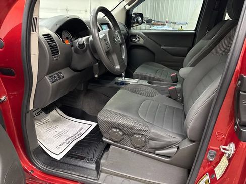 Used 2017 Nissan Frontier Desert Runner RWD image 10