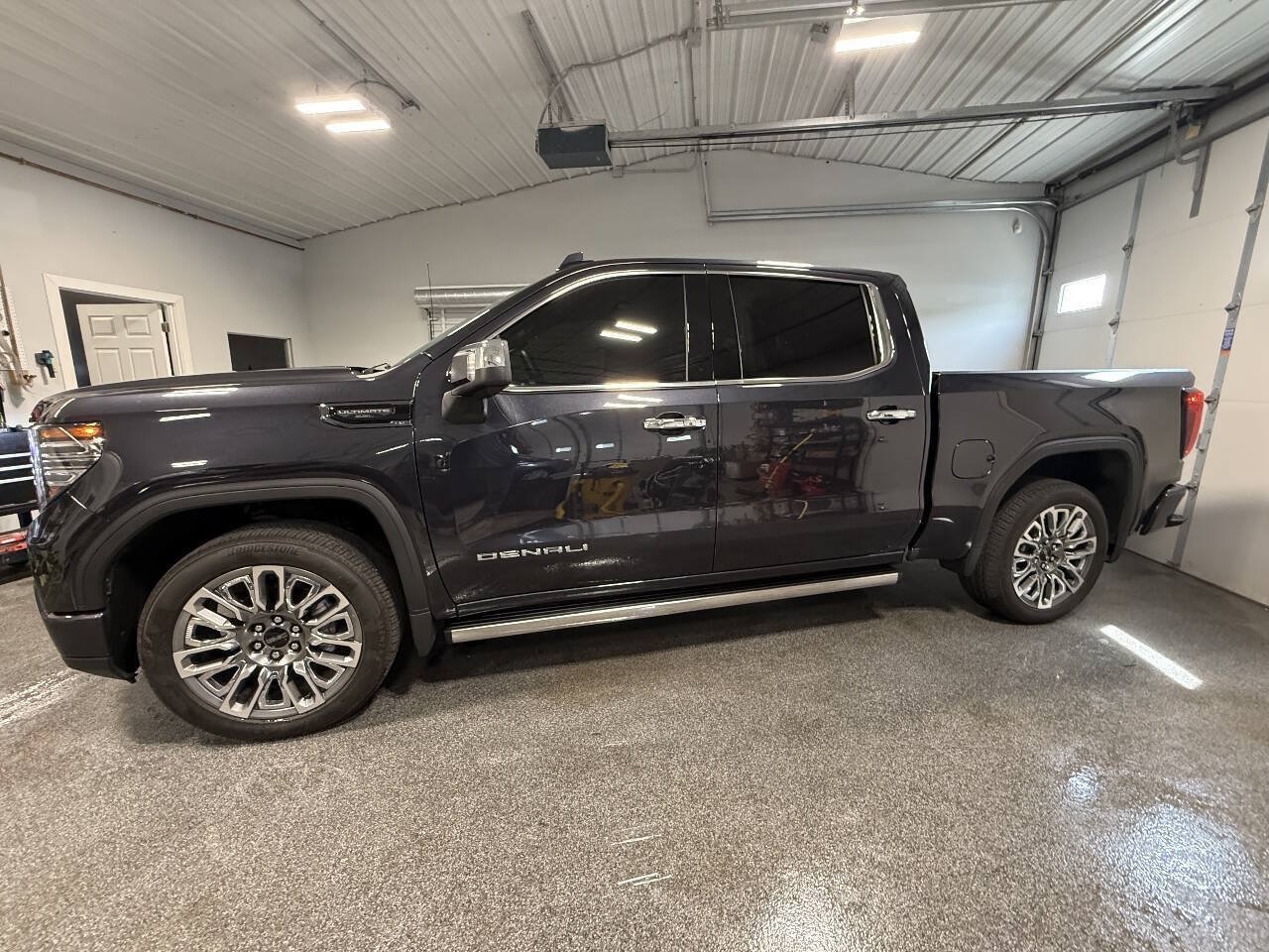 Used 2025 GMC Sierra 1500 Denali Ultimate AWD/4WD image 12