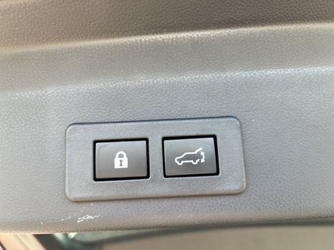 Used 2025 Subaru Ascent Premium AWD/4WD image 12