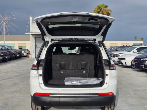 New 2026 Jeep Grand Cherokee L 2WD image 7