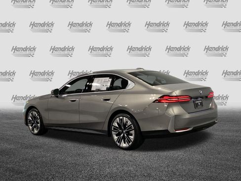 Certified 2025 BMW 530i 530i w/ Premium Package image 6