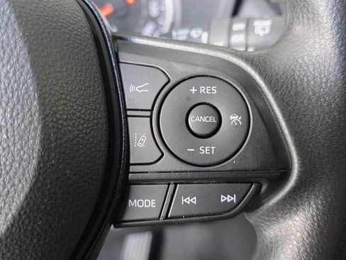 Used 2020 Toyota RAV4 XLE w/ Convenience Package FWD image 25