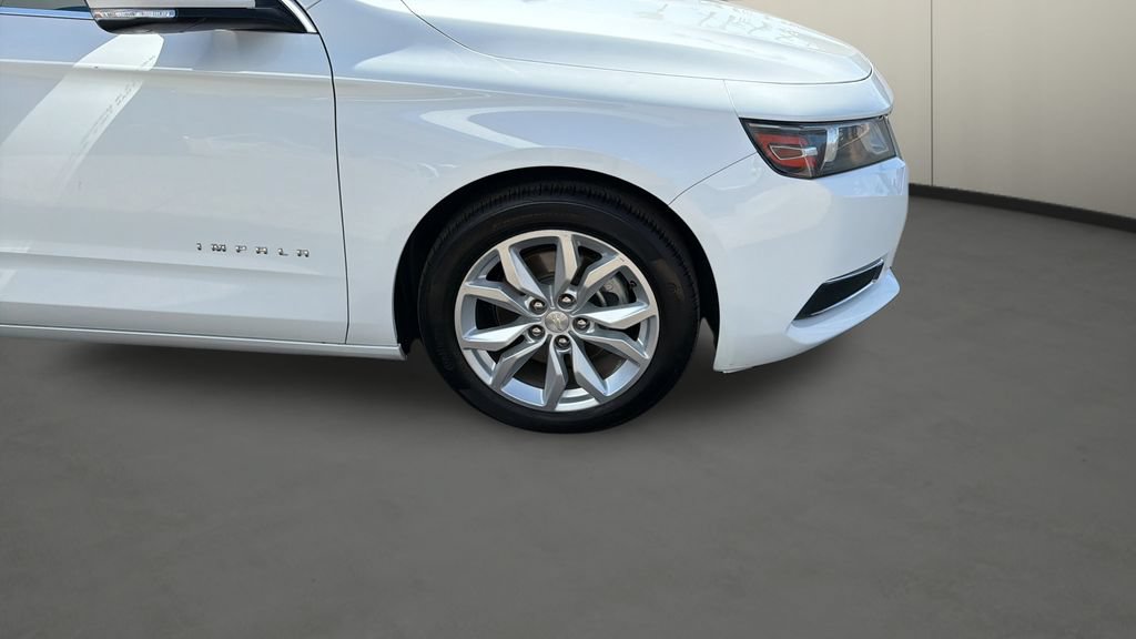 Used 2017 Chevrolet Impala LT FWD image 32