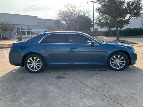 Used 2020 Chrysler 300 S image 4