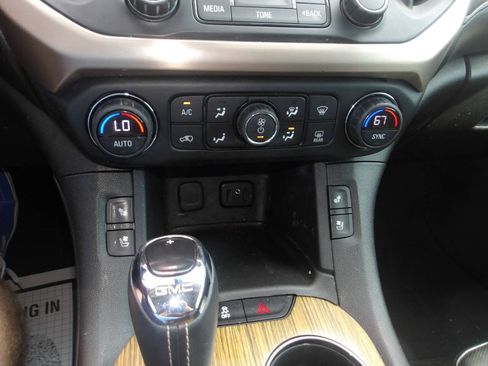 Used 2017 GMC Acadia Denali w/ Technology Package AWD/4WD image 15